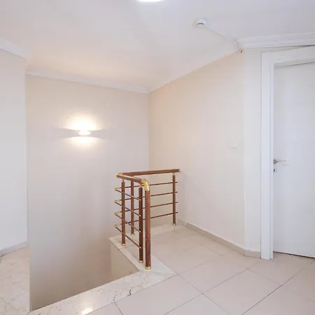 アパートホテル The Canka And Family Center - Sisli